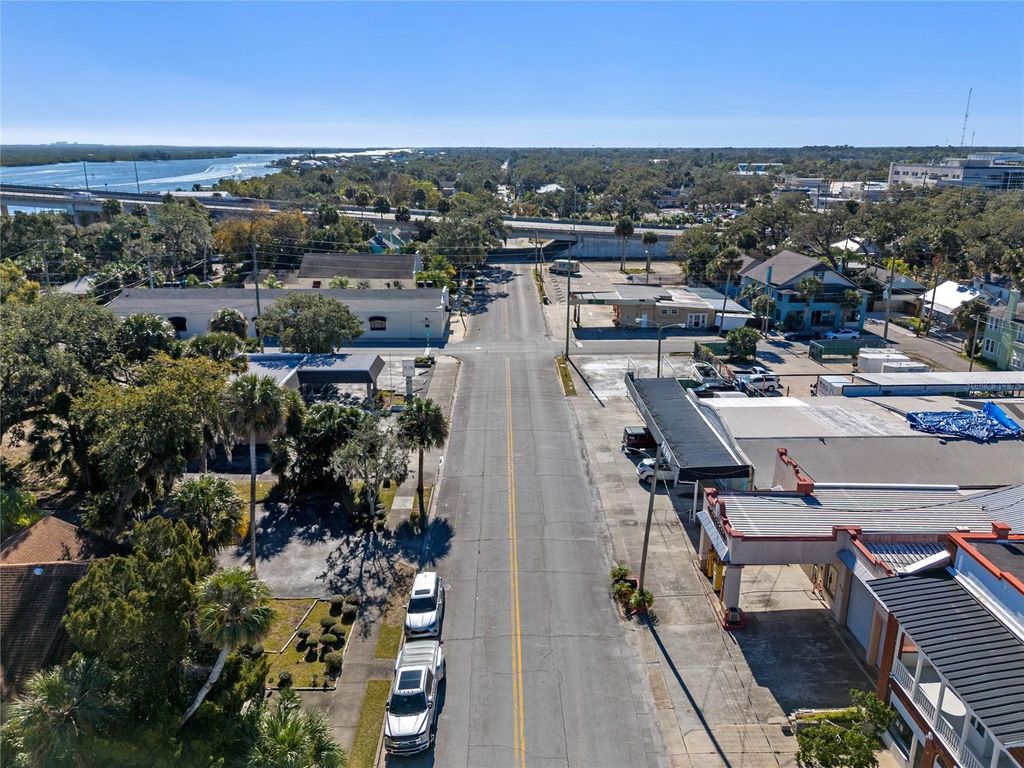 Image 40 of property listing at 208 MAGNOLIA ST, New Smyrna Beach, FL 32168