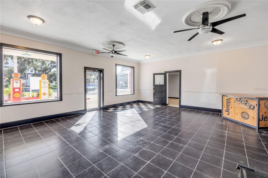 Image 10 of property listing at 208 MAGNOLIA ST, New Smyrna Beach, FL 32168