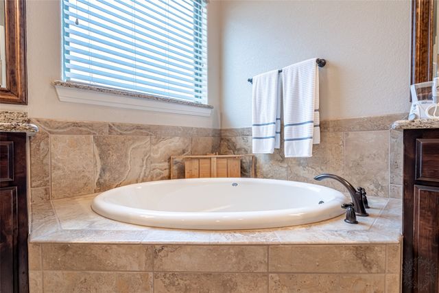 163 Jessica Drive, Aledo, TX 76008