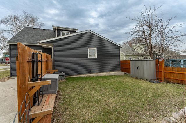 1125 6th Avenue NW, Rochester, MN 55901