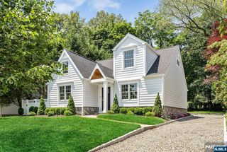 11 Carlton Avenue, Ho-ho-kus, NJ 07423