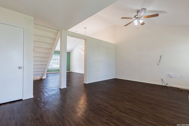 8207 Middle Pt, San Antonio, TX 78250