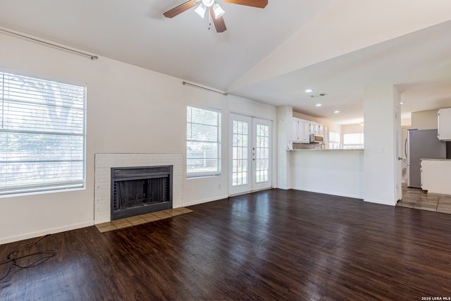 8207 Middle Pt, San Antonio, TX 78250