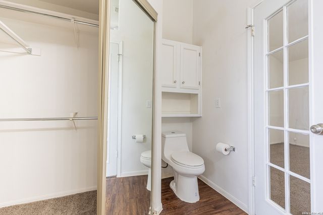8207 Middle Pt, San Antonio, TX 78250