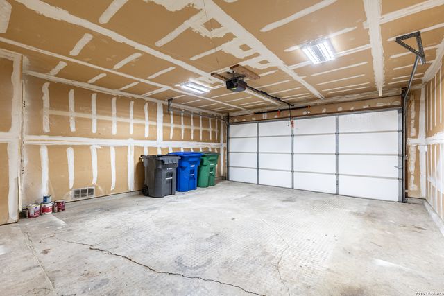 8207 Middle Pt, San Antonio, TX 78250