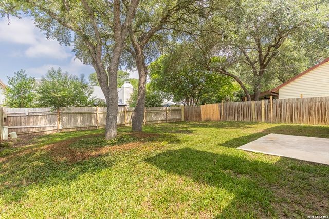 8207 Middle Pt, San Antonio, TX 78250