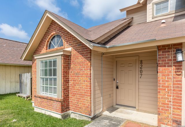 8207 Middle Pt, San Antonio, TX 78250