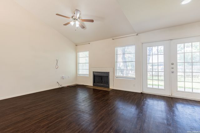 8207 Middle Pt, San Antonio, TX 78250