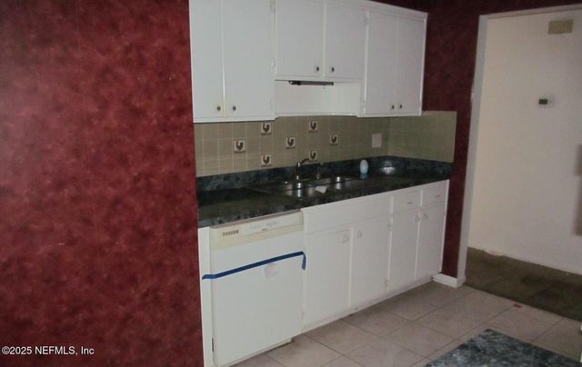 5020 BILKEN Drive E, Jacksonville, FL 32210