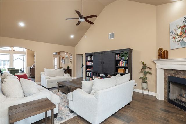 420 Lone Jack Drive, Fayetteville, AR 72704