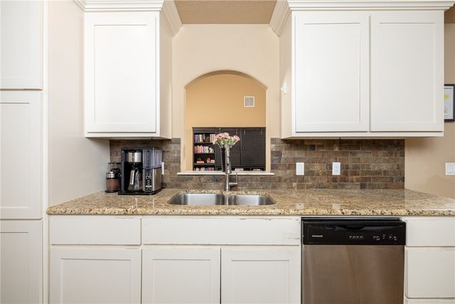 420 Lone Jack Drive, Fayetteville, AR 72704