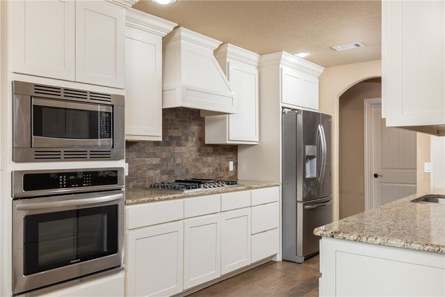 420 Lone Jack Drive, Fayetteville, AR 72704