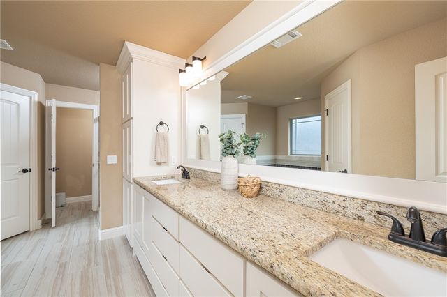 420 Lone Jack Drive, Fayetteville, AR 72704