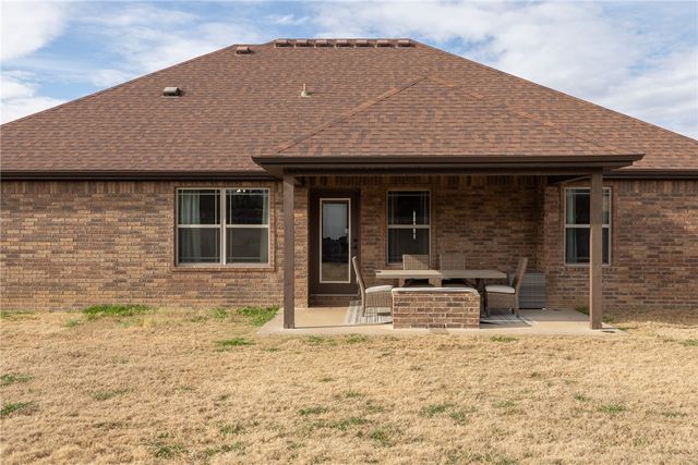 420 Lone Jack Drive, Fayetteville, AR 72704