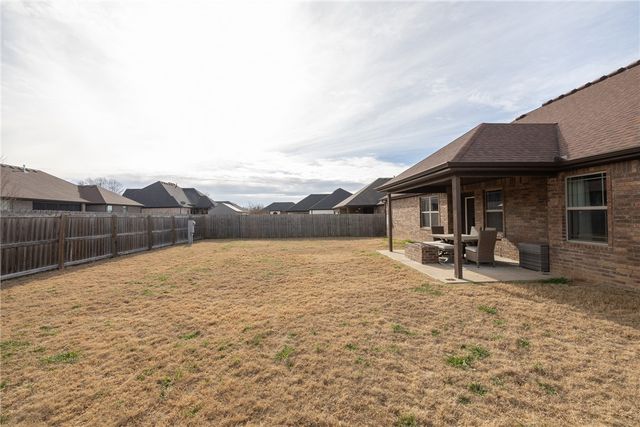 420 Lone Jack Drive, Fayetteville, AR 72704