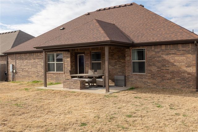 420 Lone Jack Drive, Fayetteville, AR 72704