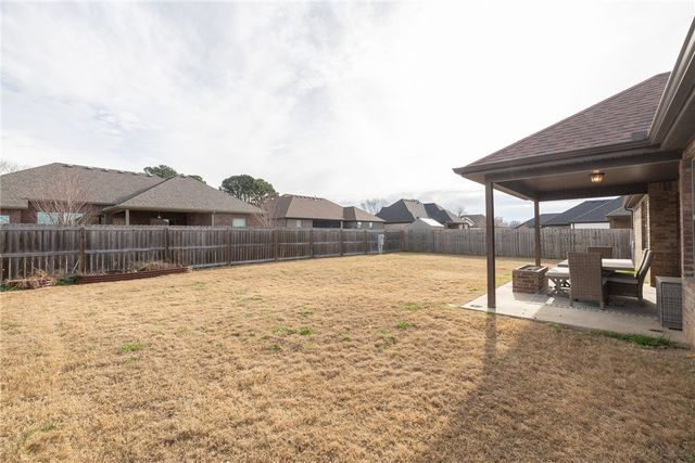 420 Lone Jack Drive, Fayetteville, AR 72704