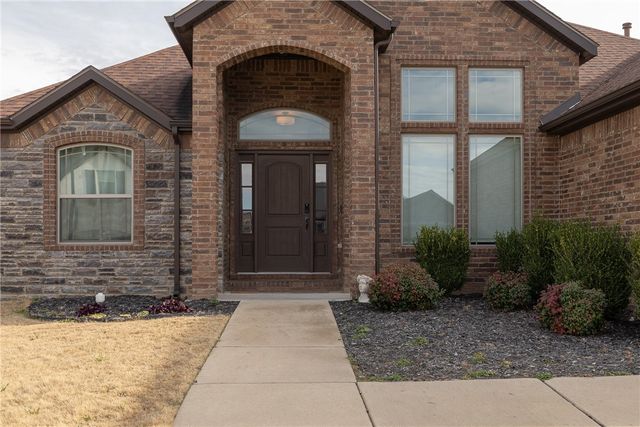 420 Lone Jack Drive, Fayetteville, AR 72704