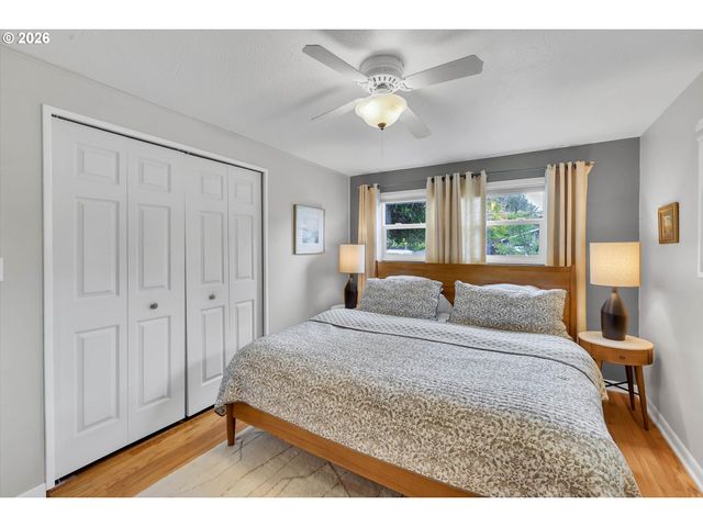 9760 Sw INGLEWOOD Pl, Portland, OR 97225