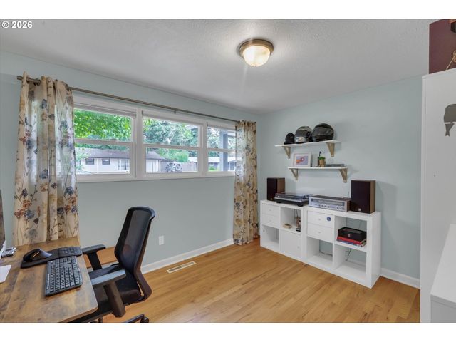 9760 Sw INGLEWOOD Pl, Portland, OR 97225