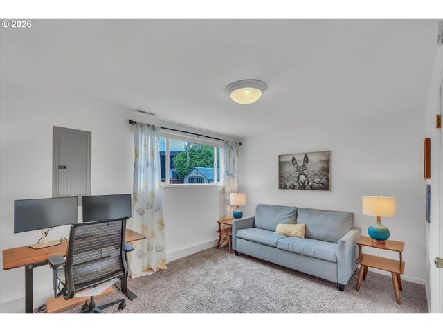 9760 Sw INGLEWOOD Pl, Portland, OR 97225