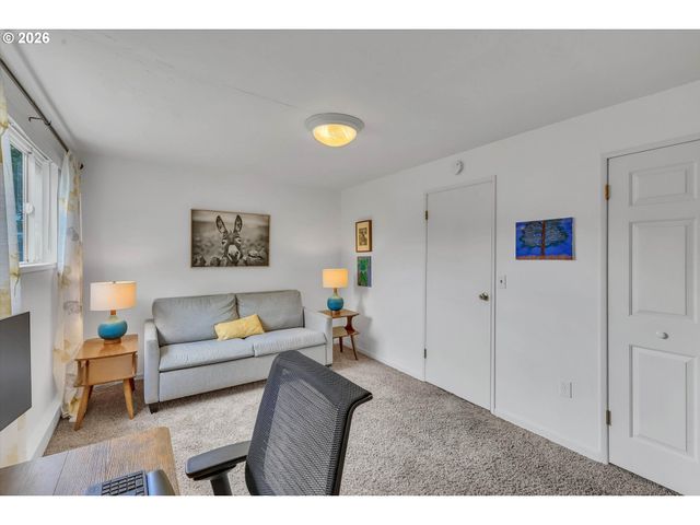 9760 Sw INGLEWOOD Pl, Portland, OR 97225