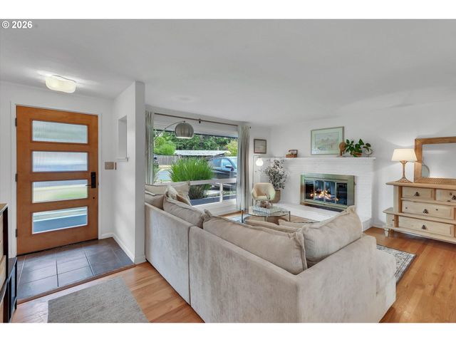 9760 Sw INGLEWOOD Pl, Portland, OR 97225