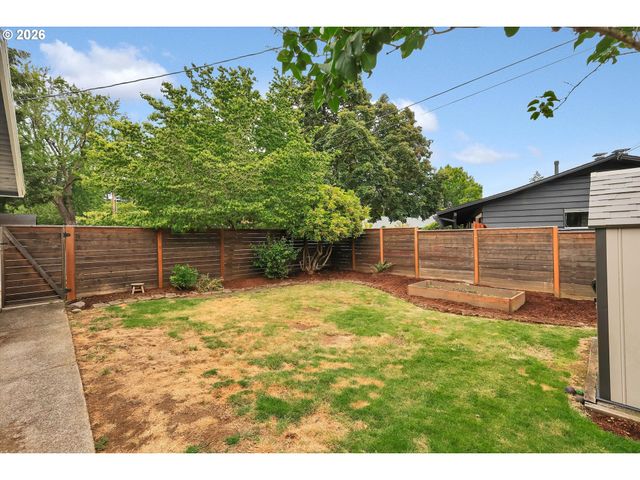 9760 Sw INGLEWOOD Pl, Portland, OR 97225