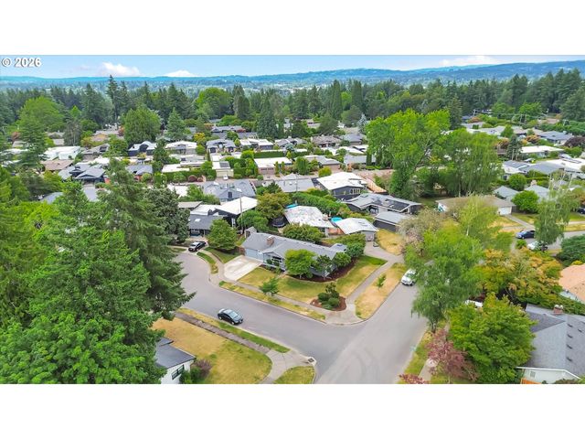 9760 Sw INGLEWOOD Pl, Portland, OR 97225