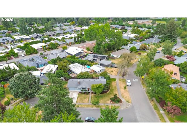 9760 Sw INGLEWOOD Pl, Portland, OR 97225