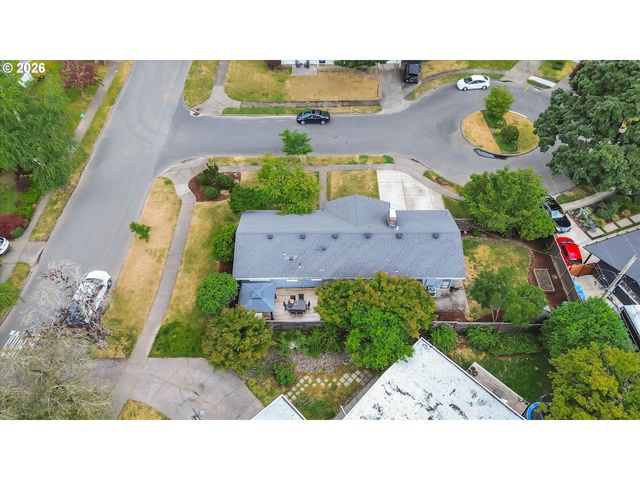 9760 Sw INGLEWOOD Pl, Portland, OR 97225