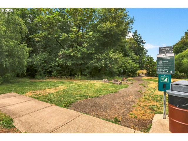9760 Sw INGLEWOOD Pl, Portland, OR 97225