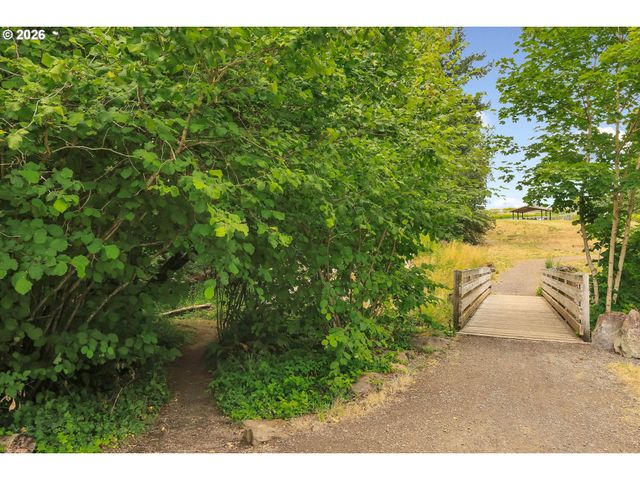 9760 Sw INGLEWOOD Pl, Portland, OR 97225