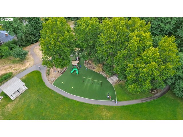 9760 Sw INGLEWOOD Pl, Portland, OR 97225