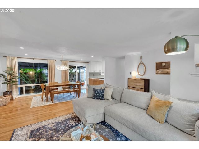 9760 Sw INGLEWOOD Pl, Portland, OR 97225