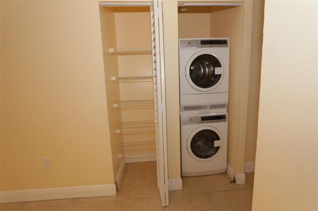 2987 NW 110th Avenue, Sunrise, FL 33322