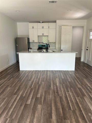 8726 Scott Street A, Houston, TX 77051