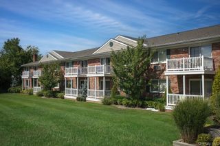 20 W Shore Road L, Oakdale, NY 11769