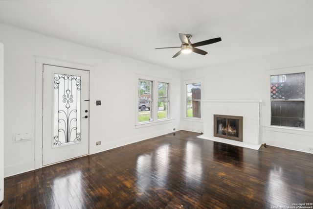 1611 McKinley, San Antonio, TX 78210
