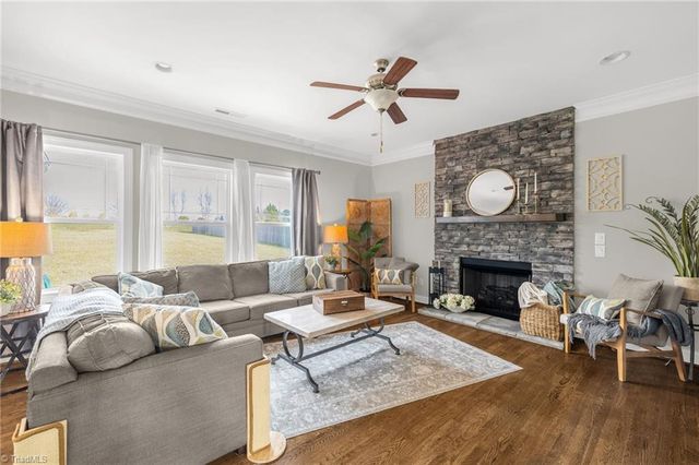 8012 Northwest Meadows Drive, Stokesdale, NC 27357