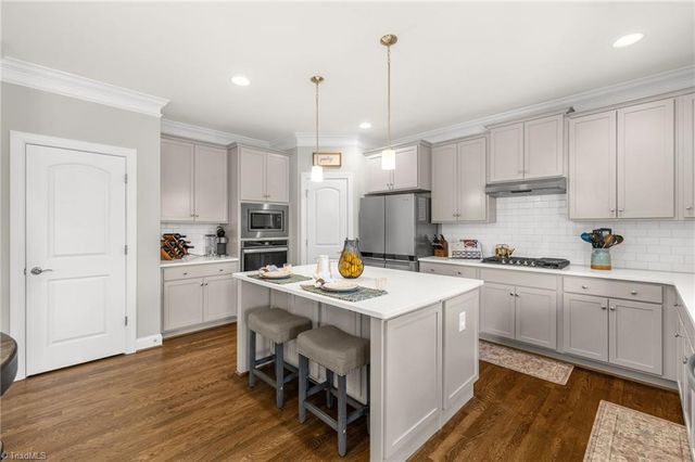 8012 Northwest Meadows Drive, Stokesdale, NC 27357