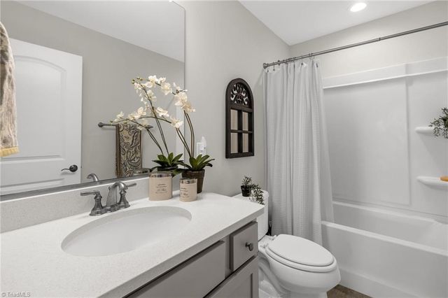 8012 Northwest Meadows Drive, Stokesdale, NC 27357