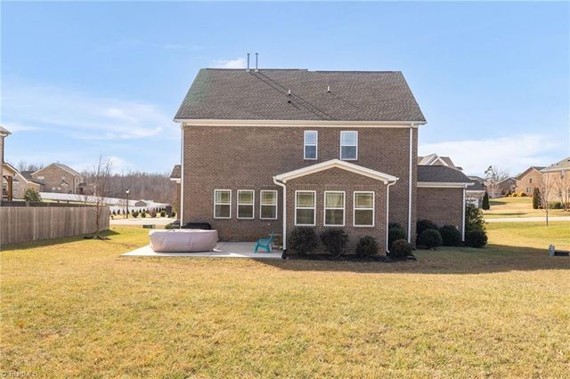 8012 Northwest Meadows Drive, Stokesdale, NC 27357