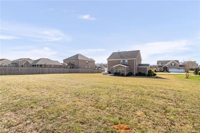 8012 Northwest Meadows Drive, Stokesdale, NC 27357