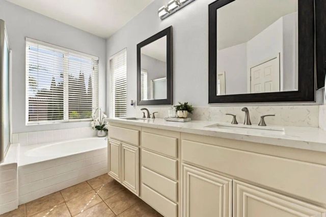 7427 Healis Place, San Diego, CA 92129