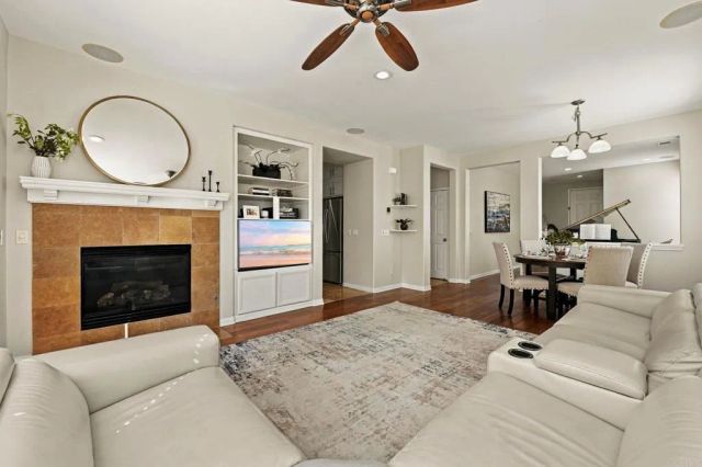 7427 Healis Place, San Diego, CA 92129