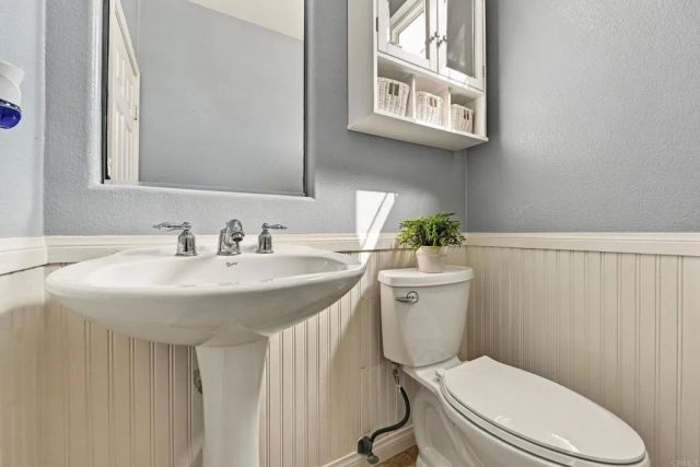 7427 Healis Place, San Diego, CA 92129