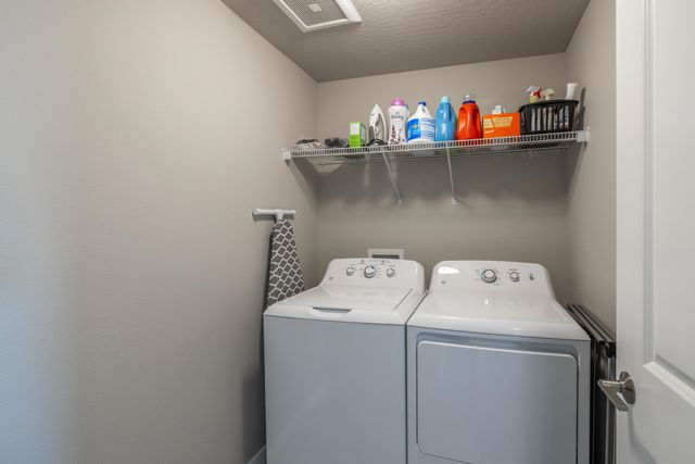 2377 W Summit Pkwy, Spokane, WA 99201