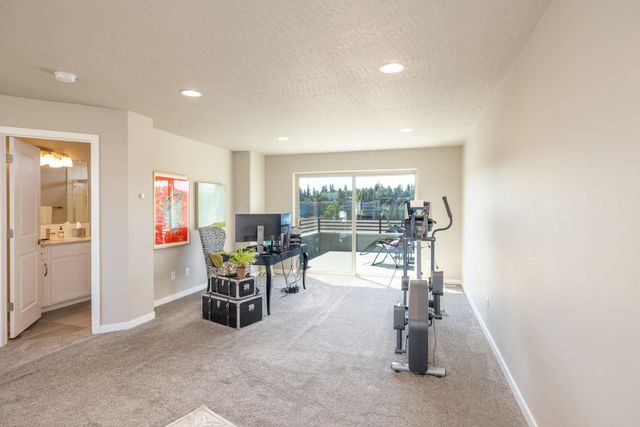 2377 W Summit Pkwy, Spokane, WA 99201