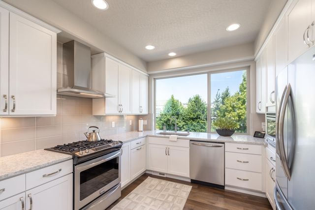 2377 W Summit Pkwy, Spokane, WA 99201